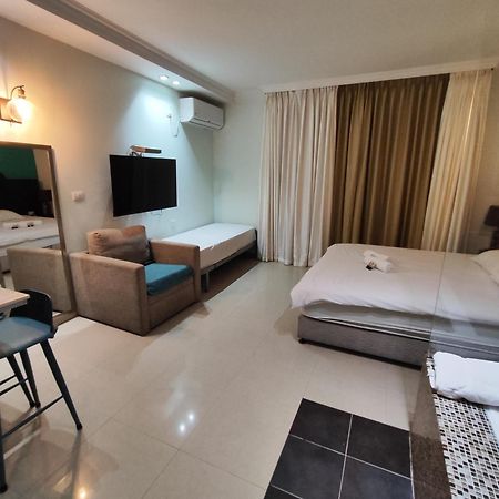 Marina Beach Hotel เทลอาวีฟ ภายนอก รูปภาพ