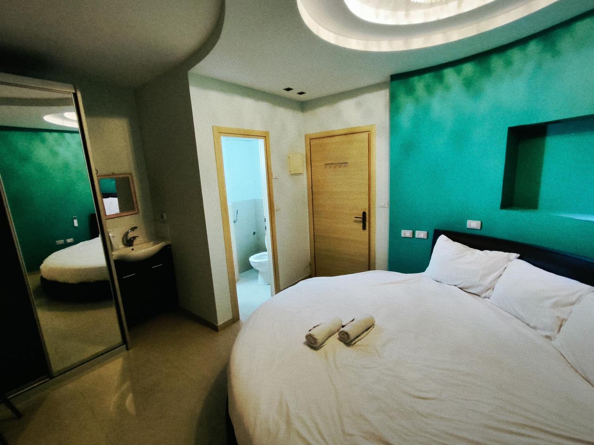 Marina Beach Hotel เทลอาวีฟ ภายนอก รูปภาพ