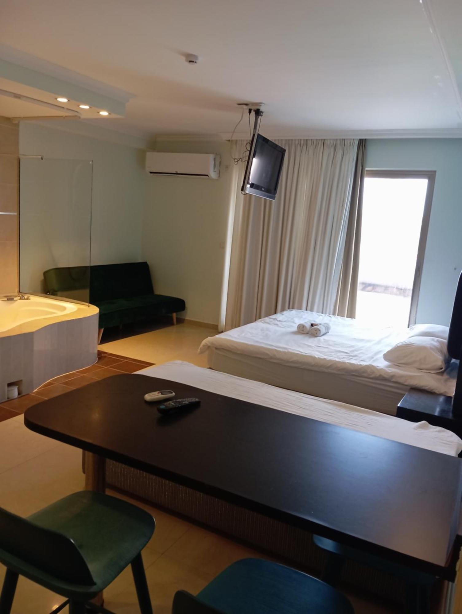 Marina Beach Hotel เทลอาวีฟ ภายนอก รูปภาพ