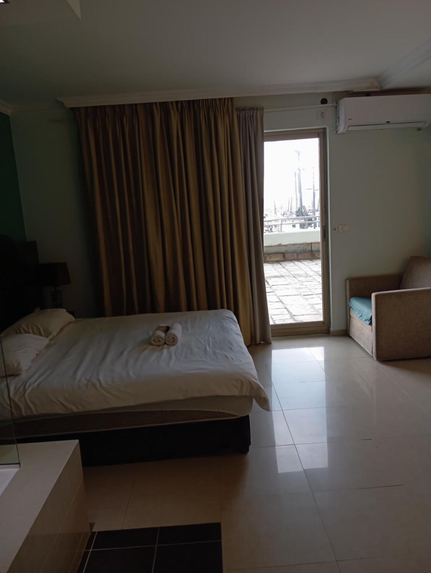 Marina Beach Hotel เทลอาวีฟ ภายนอก รูปภาพ